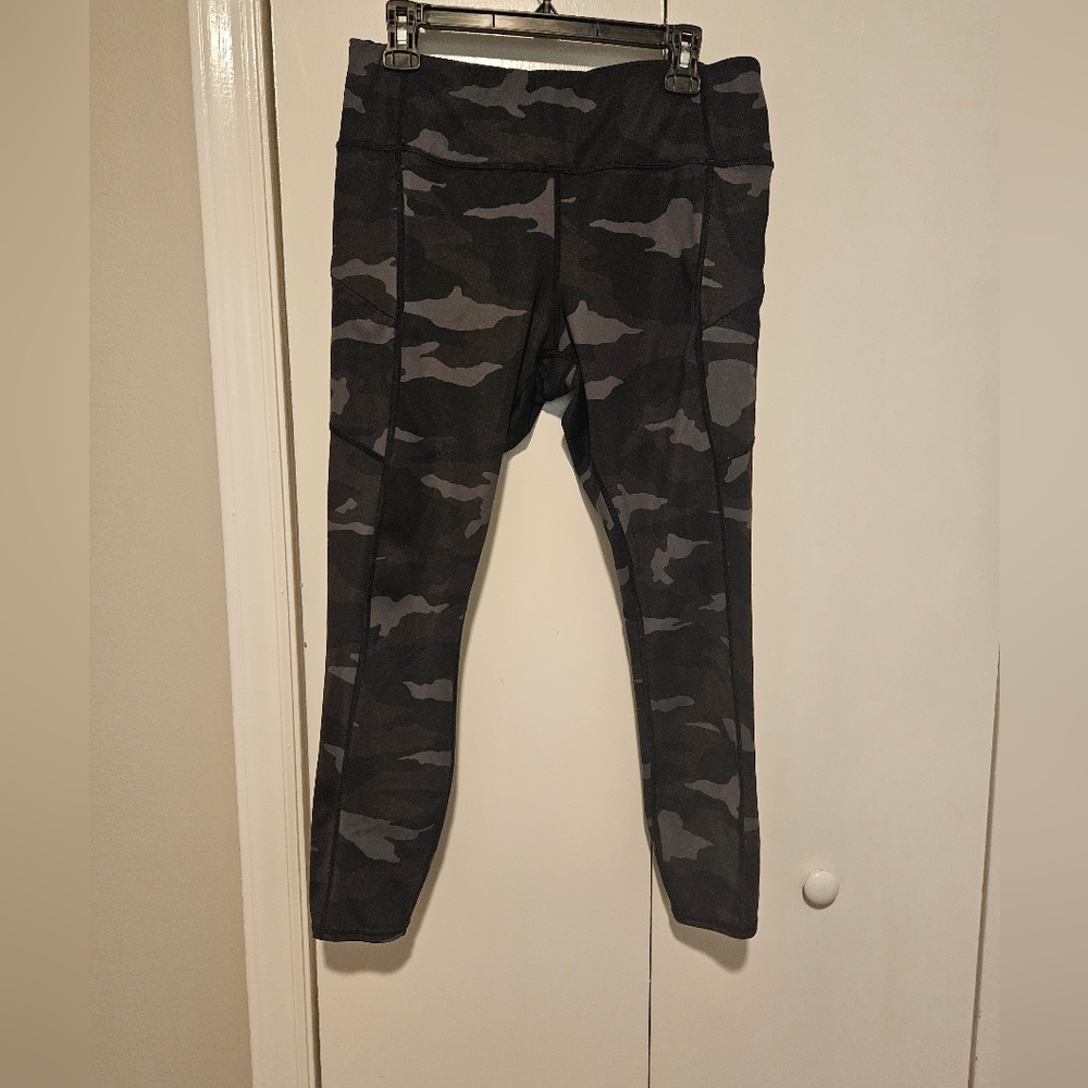 Athleta Black Camo Leggings